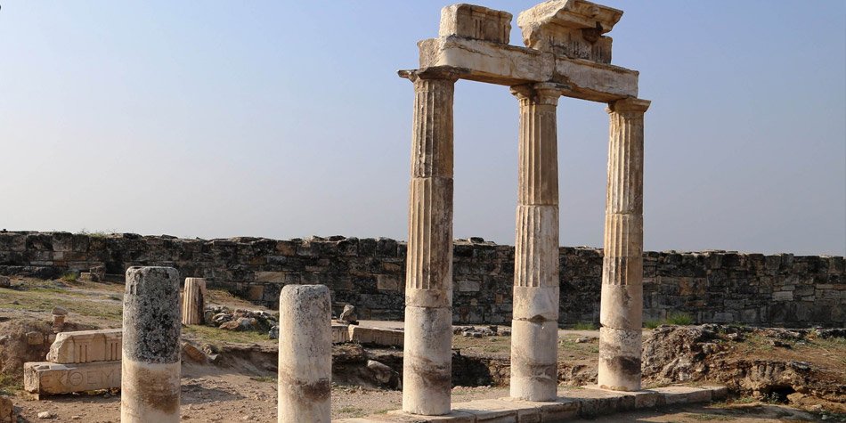 繁华城市 我只是一根柱子