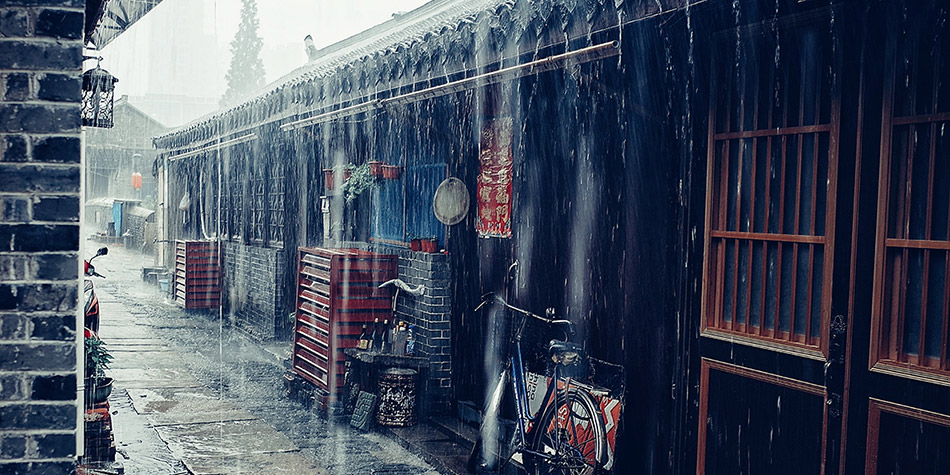 雨幕垂天