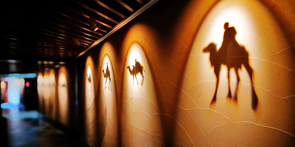 黄沙满天苍日清岚