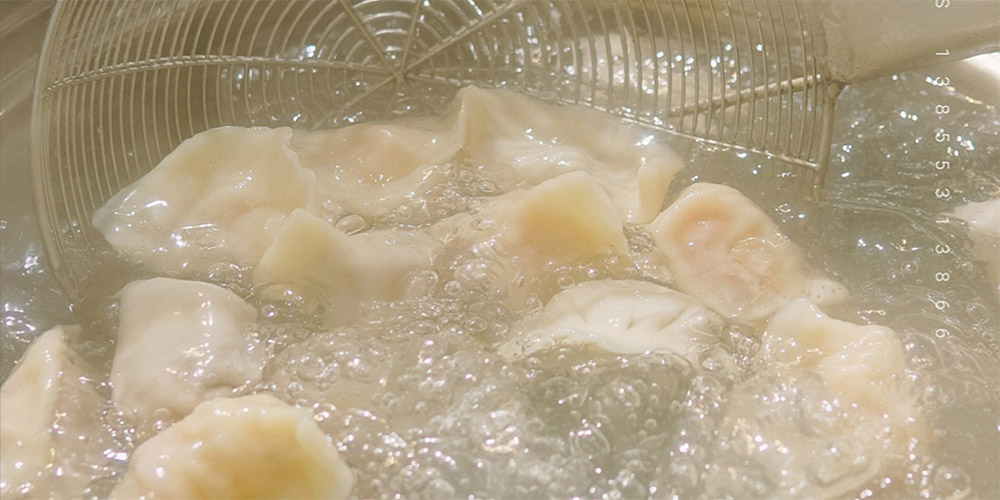 吃饺子