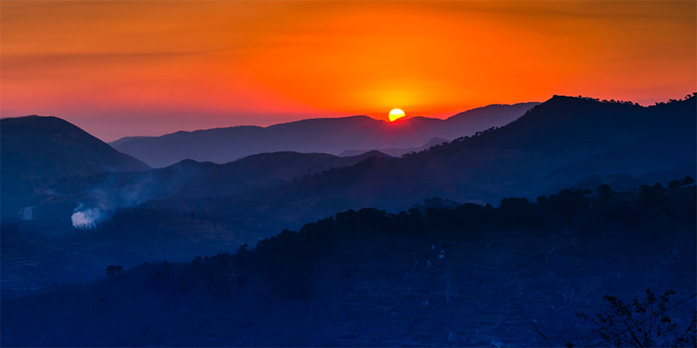 仲夏登海坨